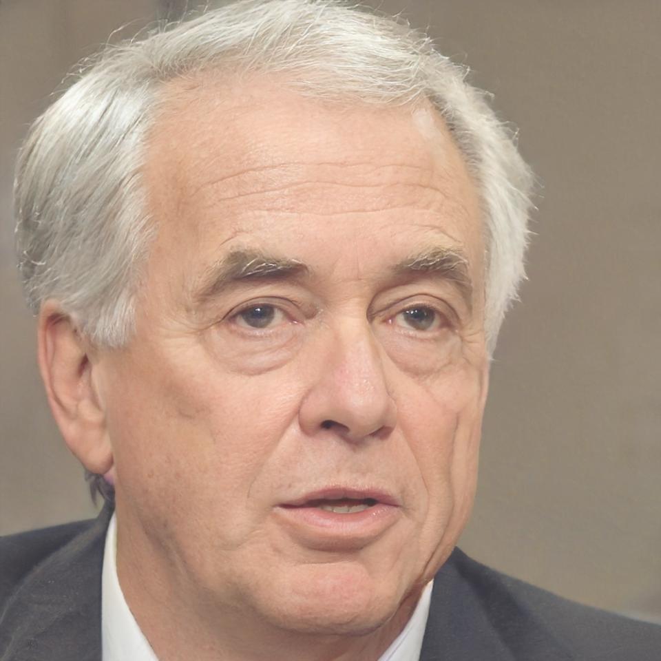 Carlos Mendoza, Director de Estrategia Financiera